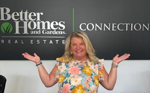 My unparalleled customer service and over 30 years of experience in business management create lasting friendships with my clients and fellow colleagues. As a lifelong resident of Northwest Indiana